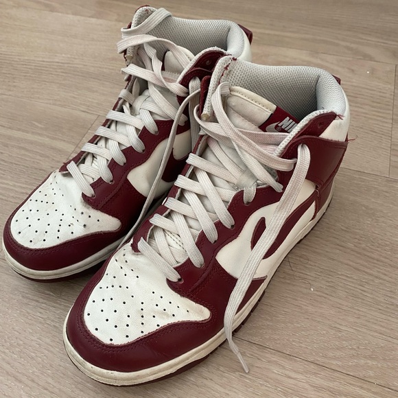 NIKE Dunk High - Picture 1 of 9